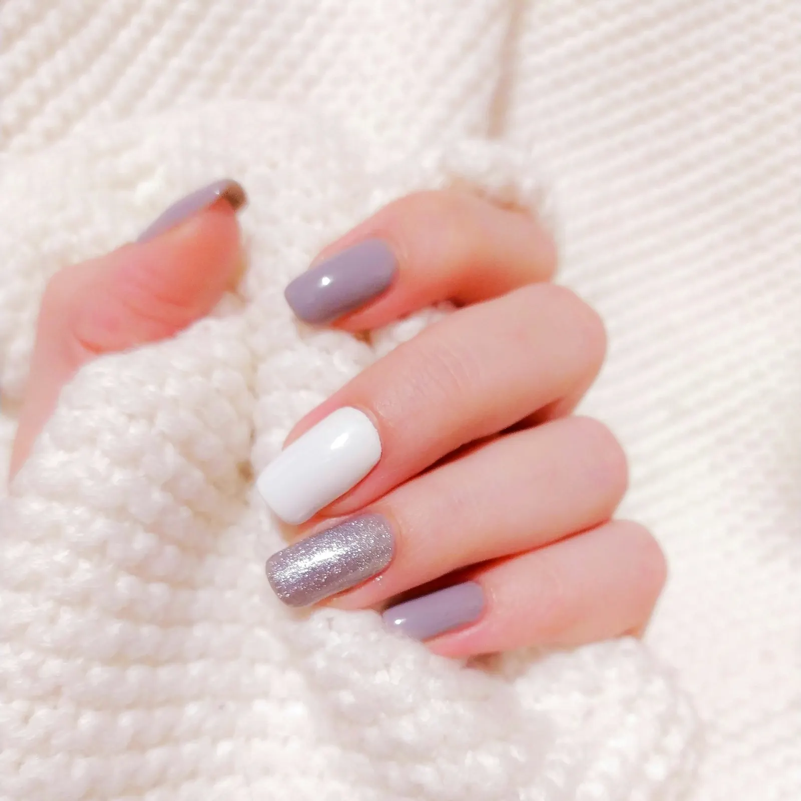 Mauve, white and silver glitter manicure